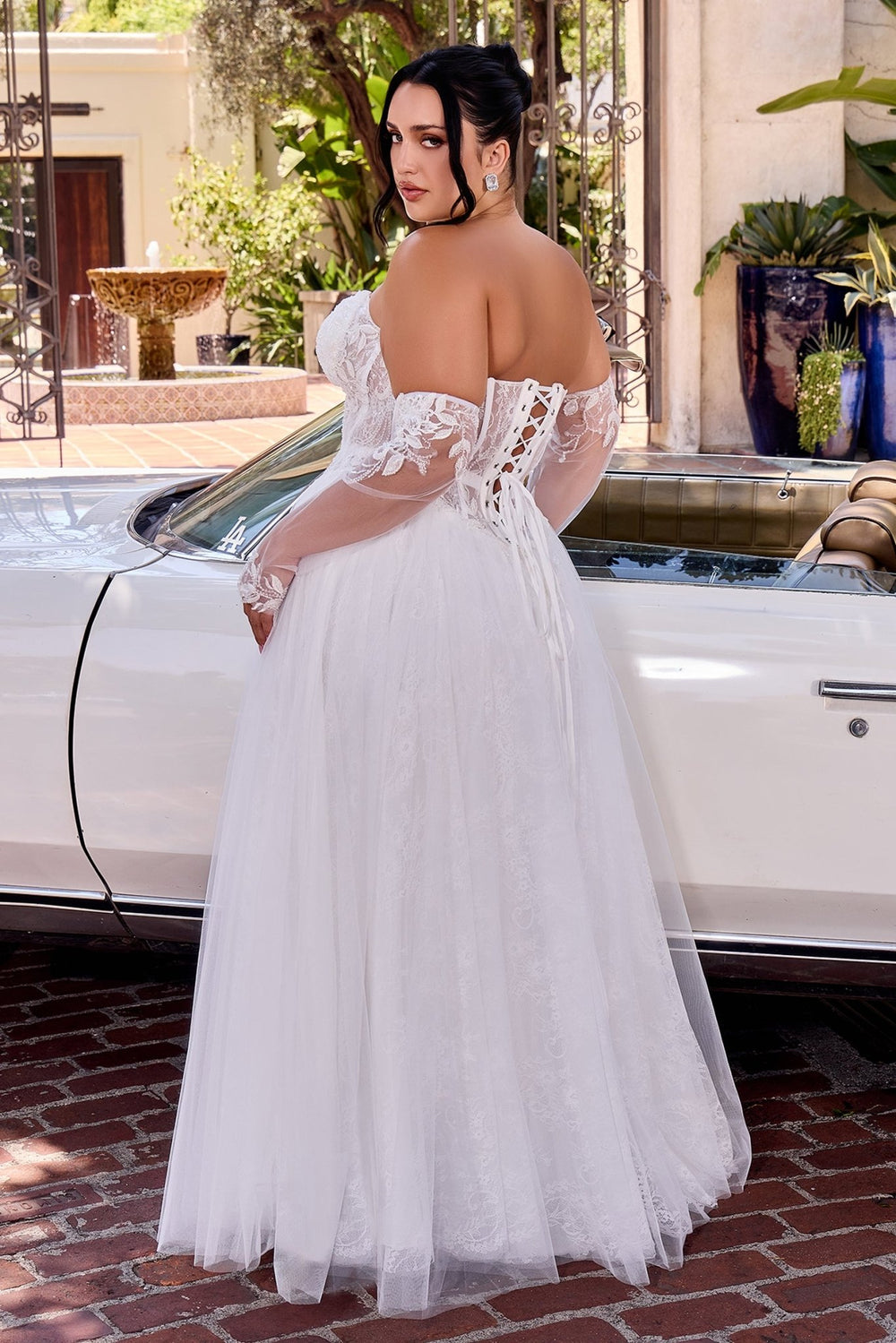 CD717W - Ladivine by Cinderella Divine