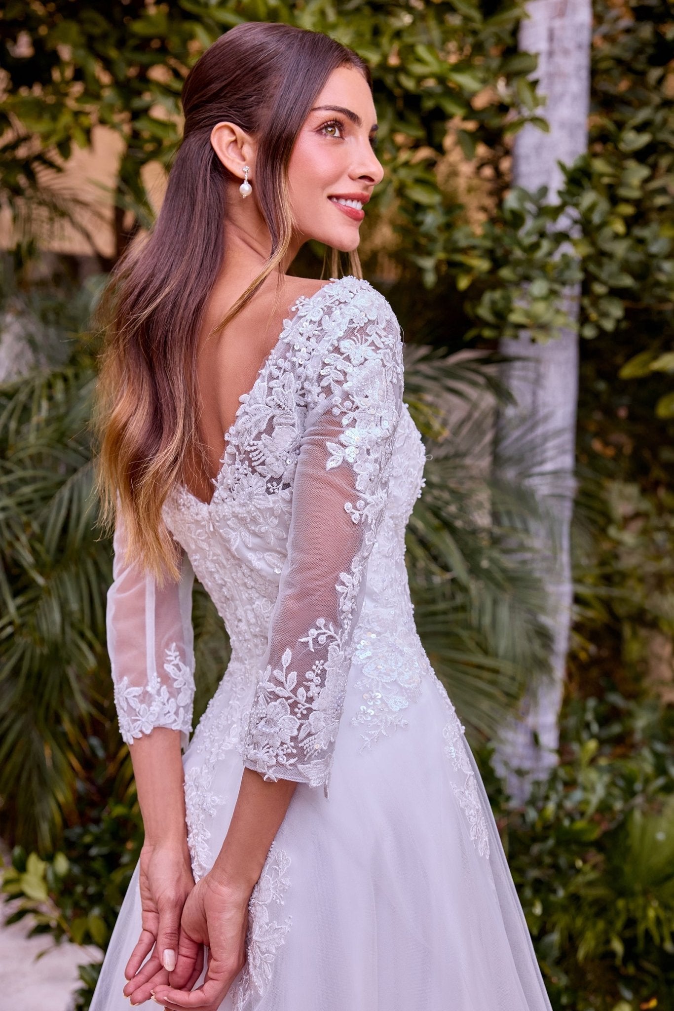 J883W - Ladivine by Cinderella Divine