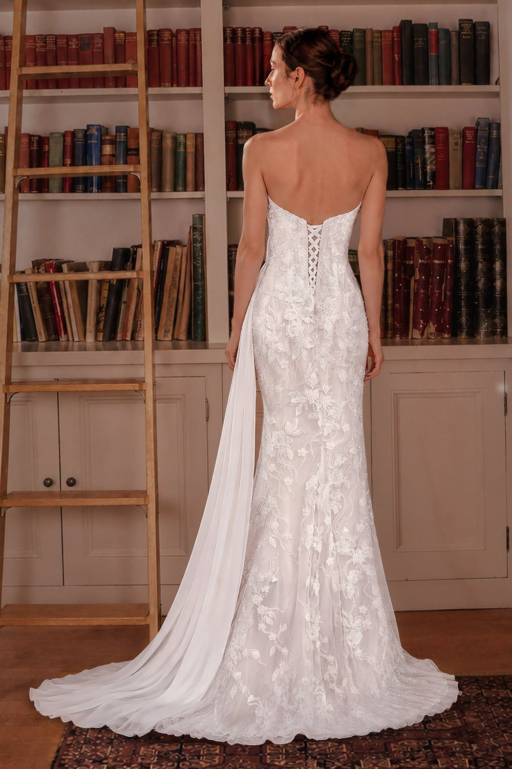 CB168W - Ladivine by Cinderella Divine