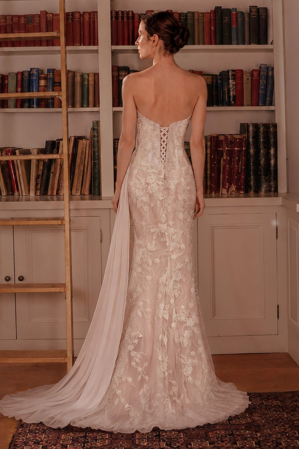 CB168W - Ladivine by Cinderella Divine