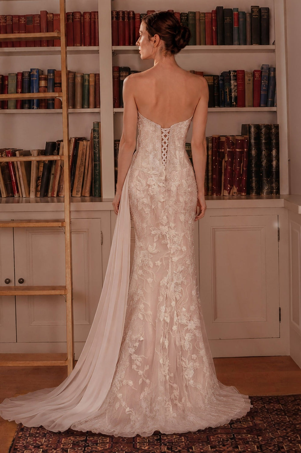 CB168W - Ladivine by Cinderella Divine